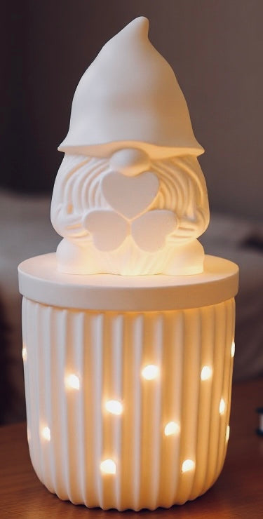 Wichtel Teelichthalter mit LED-Beleuchtung - JEANED